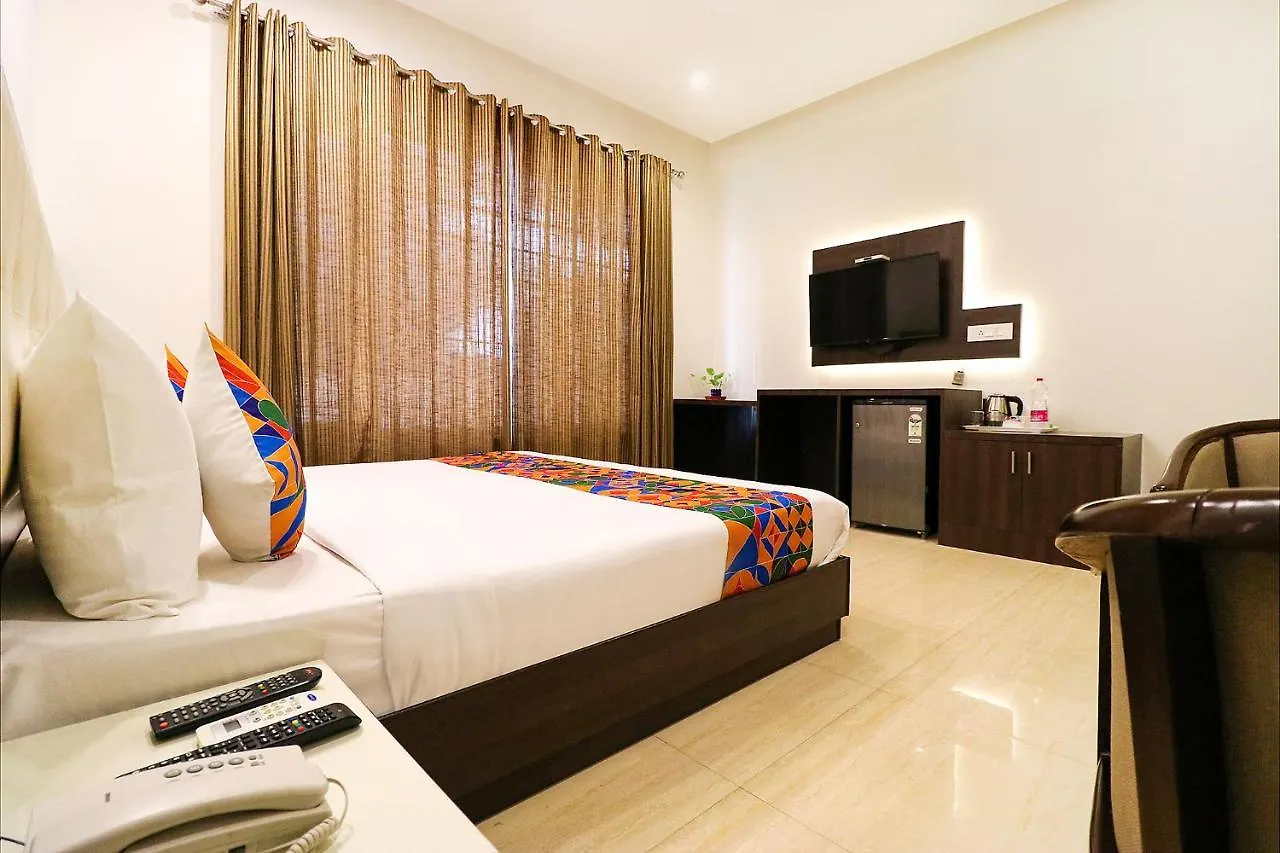 Hotel Fabhotel Oyster Villa Gurgaon